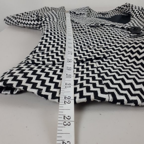 Le Chateau Black White Zig-zag Pattern Blazer - Picture 10 of 15